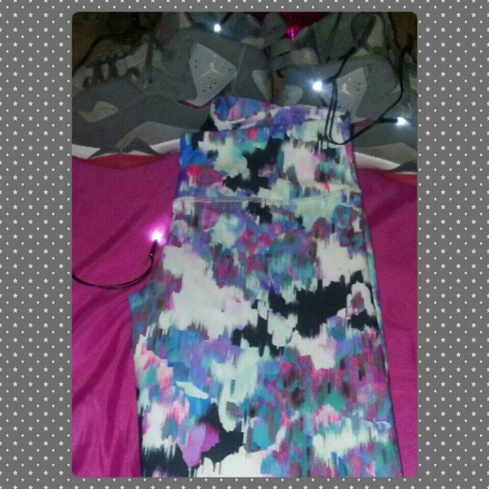 FABLETICS SALAR LEGGING-SHORT - Picture 7 of 8